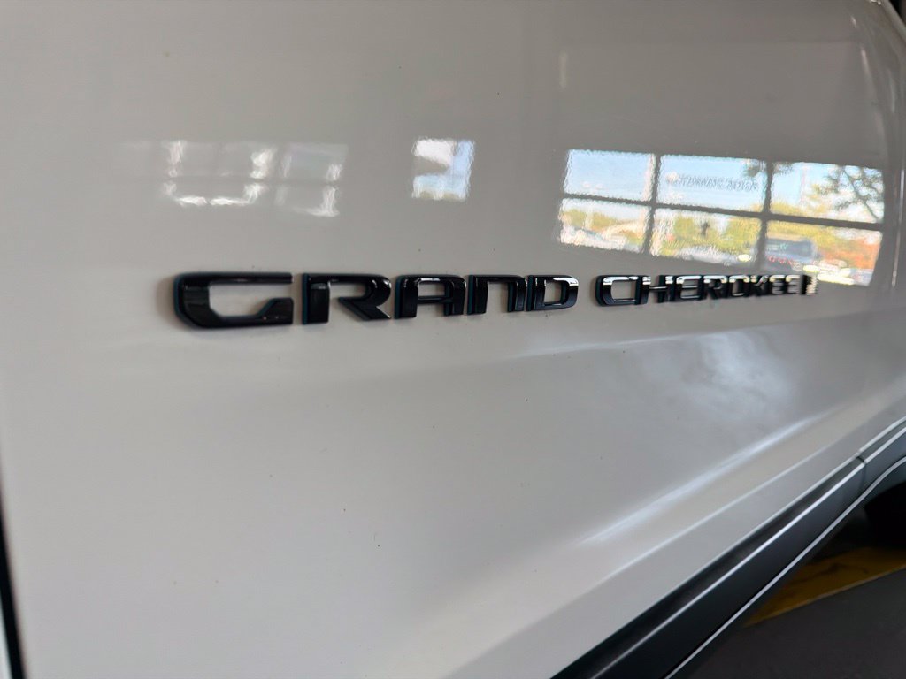 Used 2023 Jeep Grand Cherokee Trailhawk w/ Luxury Tech Group III AWD/4WD image 29