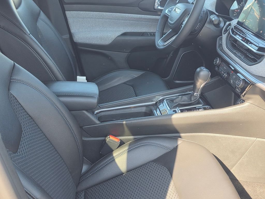 New 2026 Jeep Compass Latitude AWD/4WD image 12
