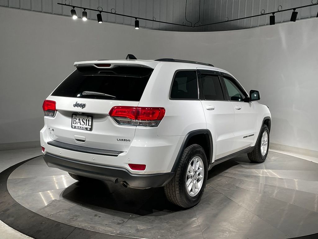 Used 2019 Jeep Grand Cherokee Laredo image 11