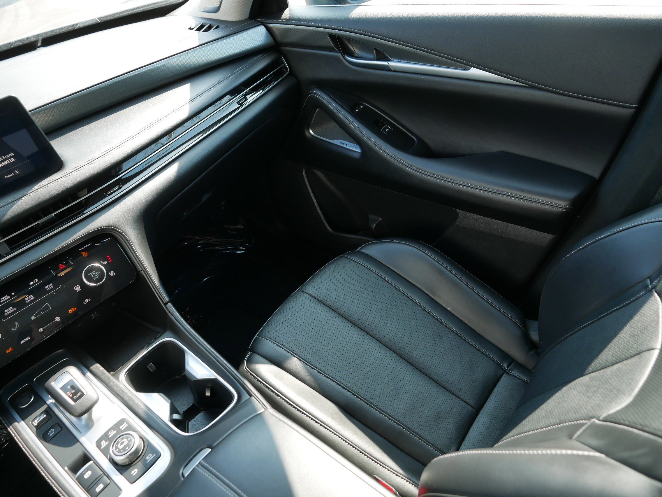 Certified 2025 INFINITI QX60 Luxe image 11