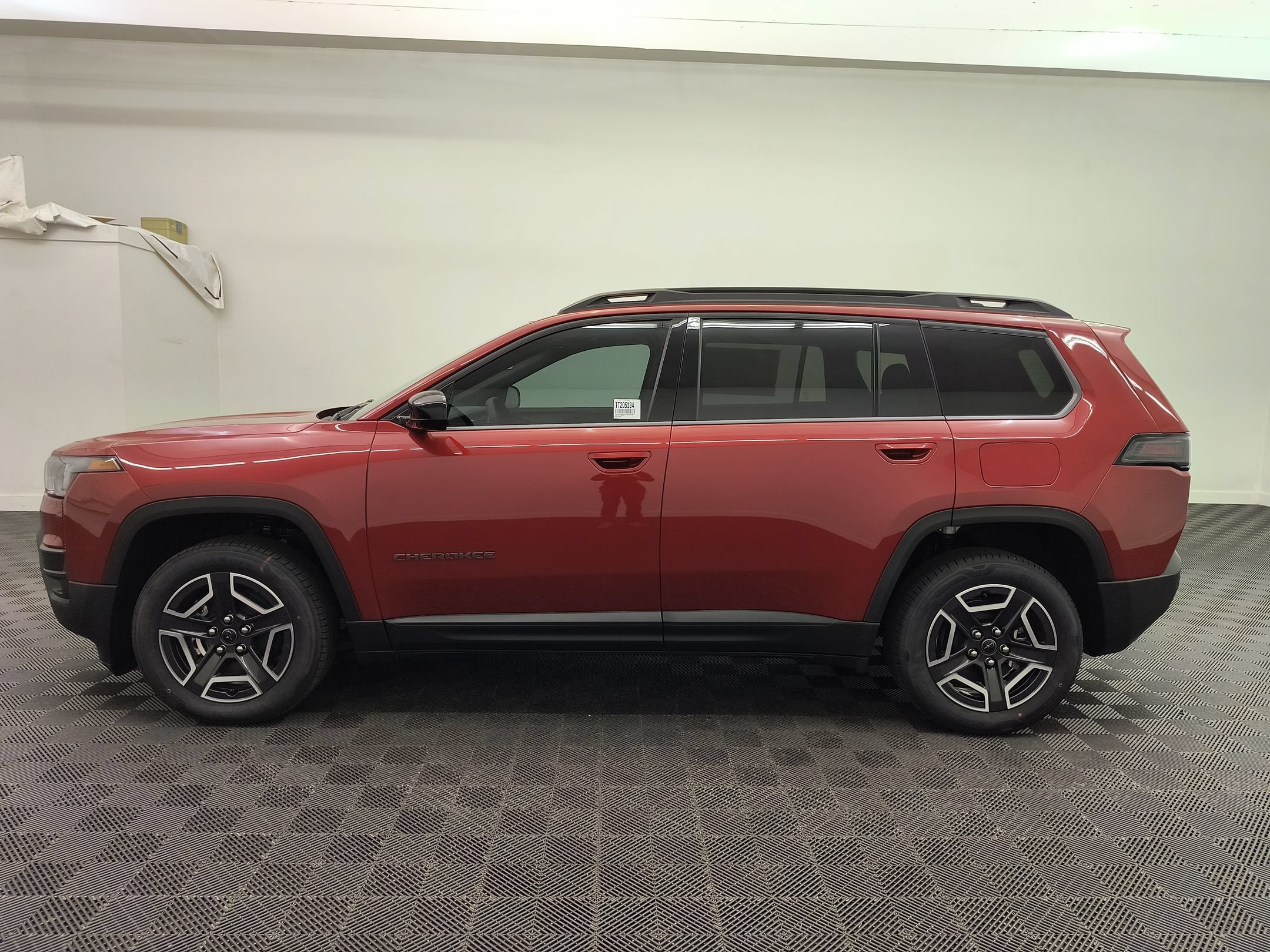 New 2026 Jeep Cherokee Laredo AWD/4WD image 2