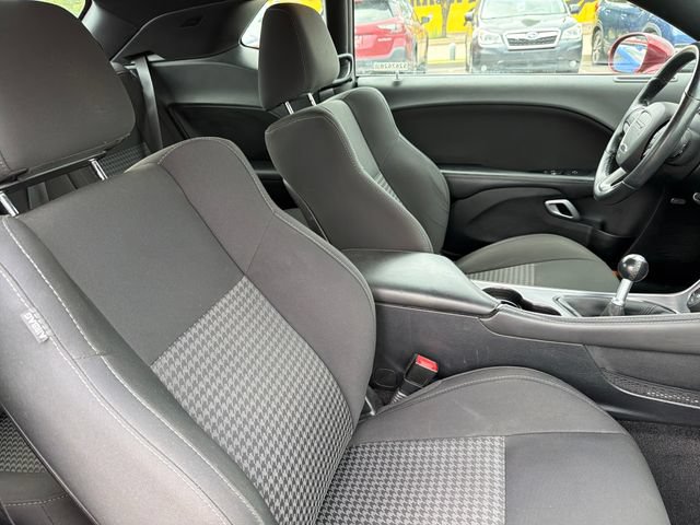 Used 2017 Dodge Challenger R/T RWD image 25