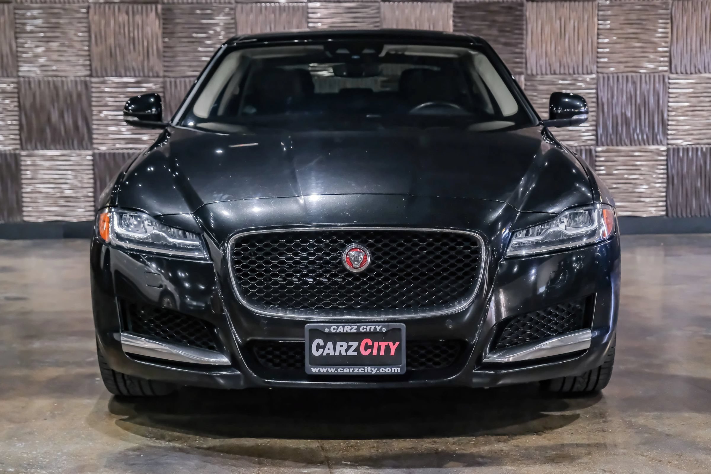 Used 2020 Jaguar XF Prestige RWD image 6