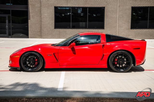 Used 2013 Chevrolet Corvette Z06 w/ 3LZ Preferred Equipment Group RWD image 12