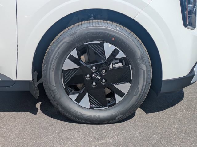 New 2026 Kia Carnival LXS FWD image 11