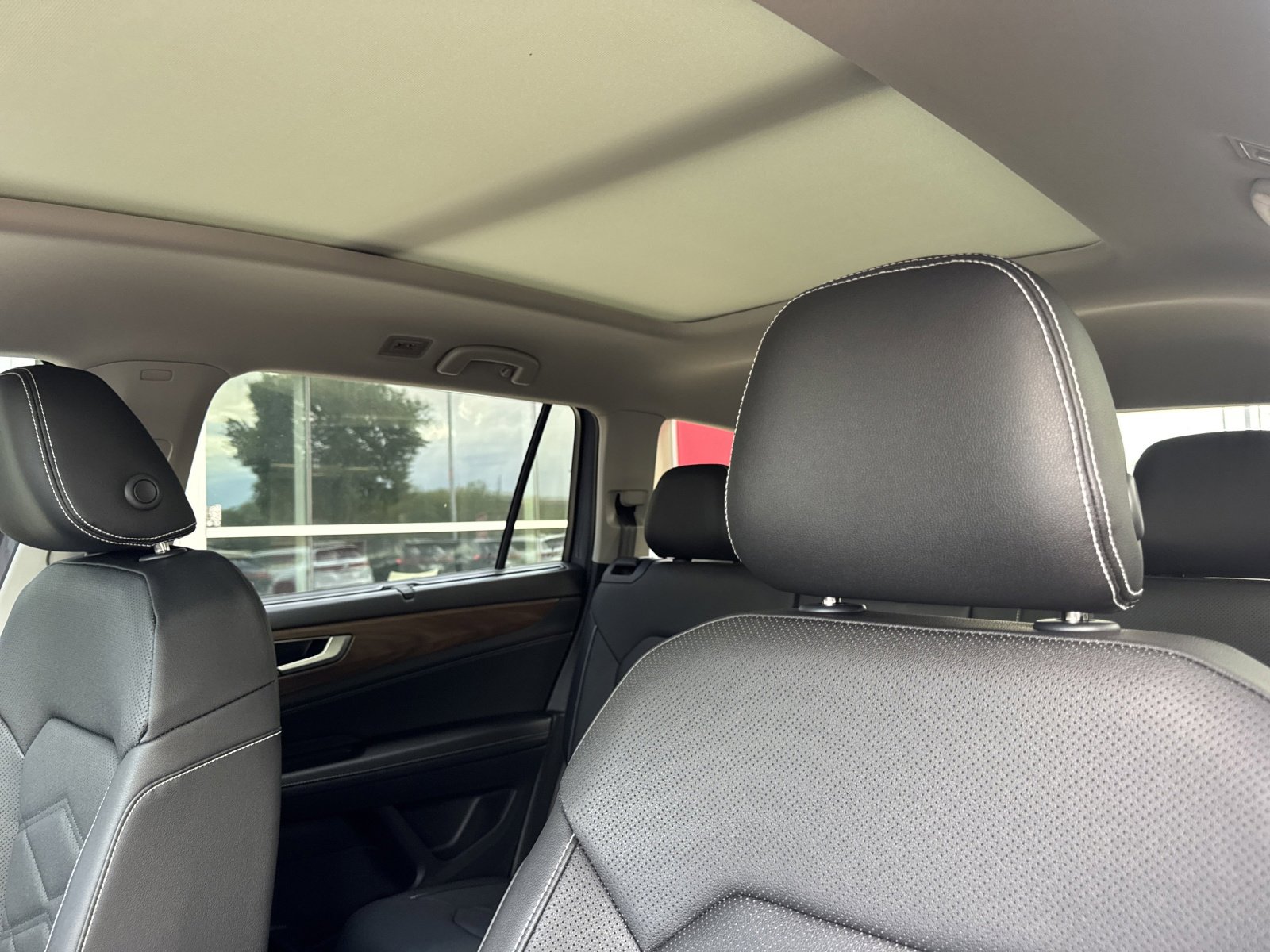 New 2026 Volkswagen Atlas SE image 17