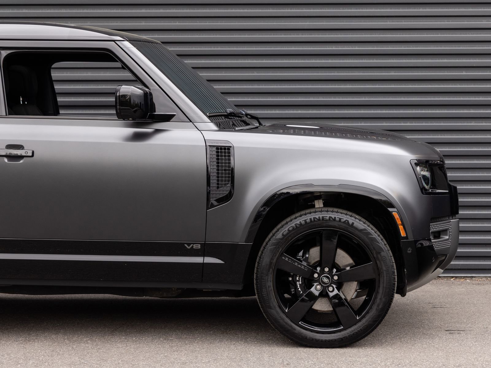 Used 2024 Land Rover Defender 90 Carpathian Edition image 7