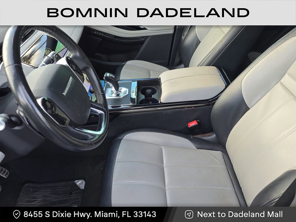 Used 2020 Land Rover Range Rover Evoque R-Dynamic SE image 17