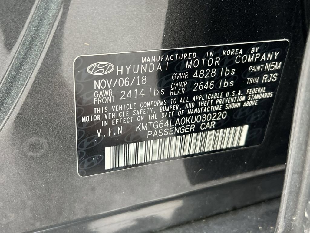 Used 2019 Genesis G70 2.0T Advanced image 35