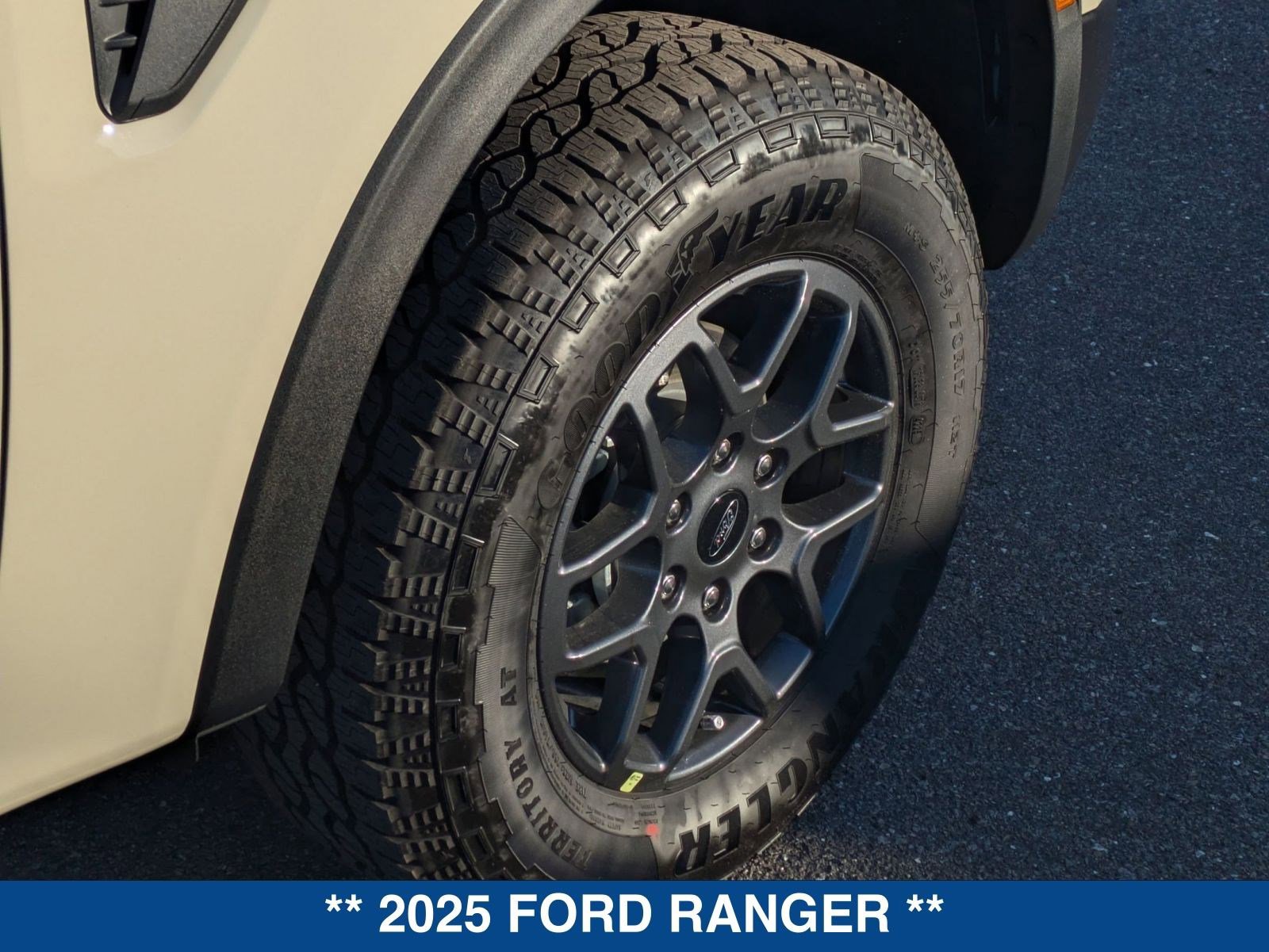 New 2025 Ford Ranger XLT w/ FX4 Off-Road Package image 13