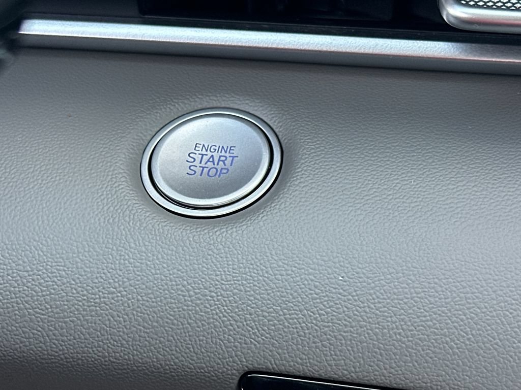 Certified 2025 Hyundai Elantra Sport FWD image 30