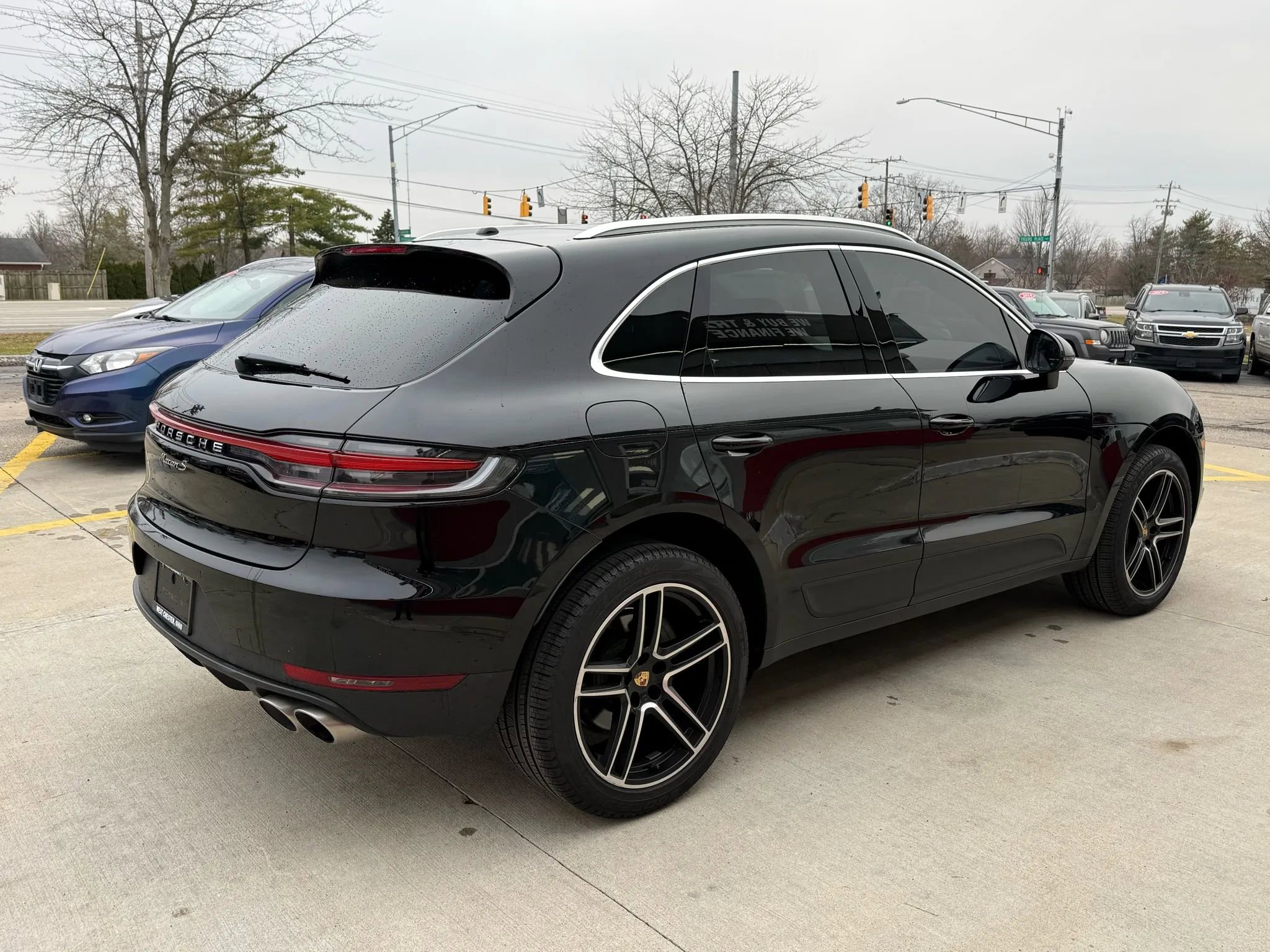 Used 2021 Porsche Macan S w/ Premium Package Plus image 3