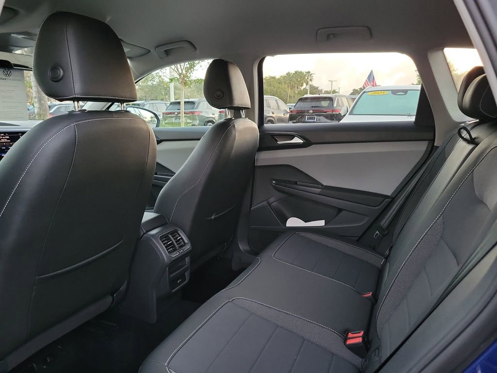 Certified 2023 Volkswagen Taos SE image 8