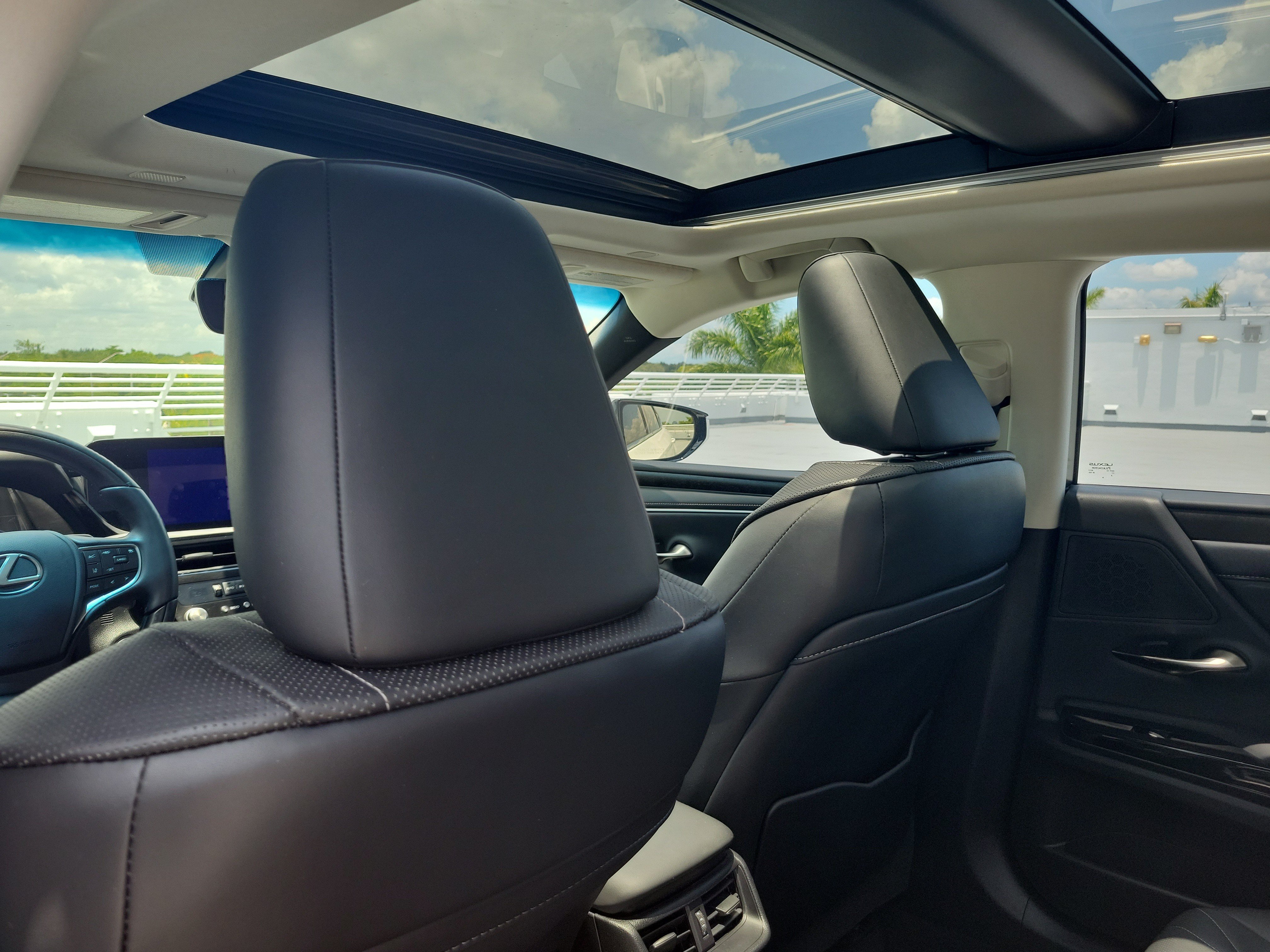Certified 2024 Lexus ES 350 w/ Technology Package FWD image 14
