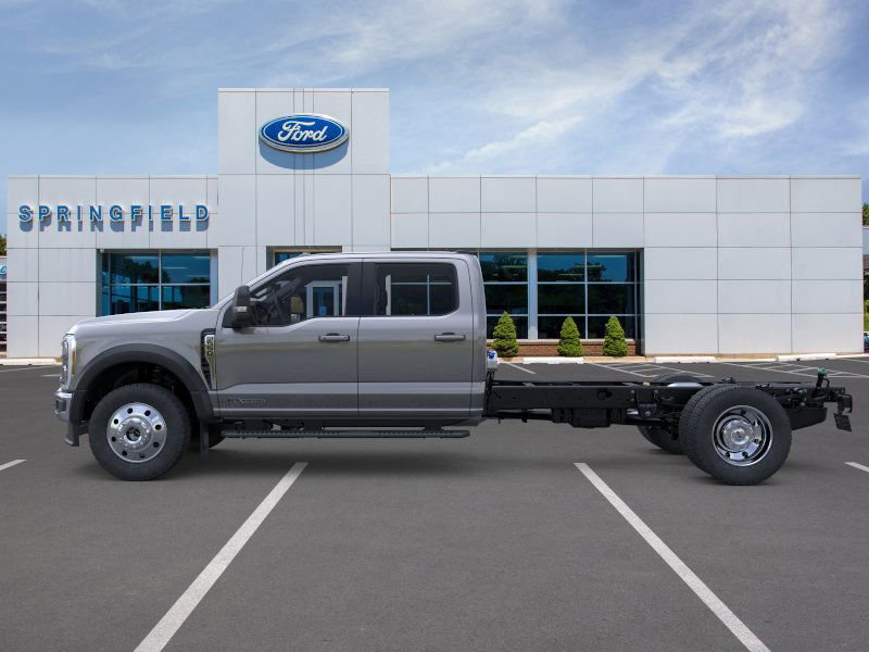 New 2025 Ford F550 4x4 Crew Cab image 3