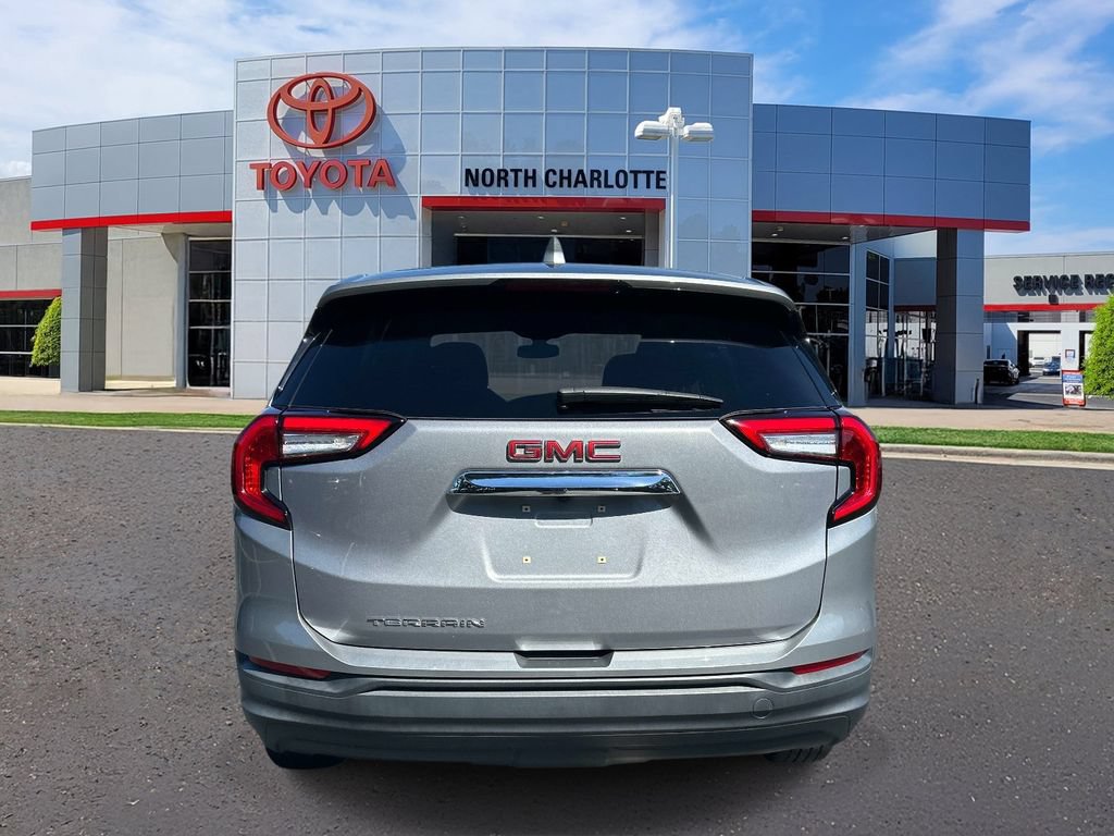 Used 2024 GMC Terrain SLE FWD image 7