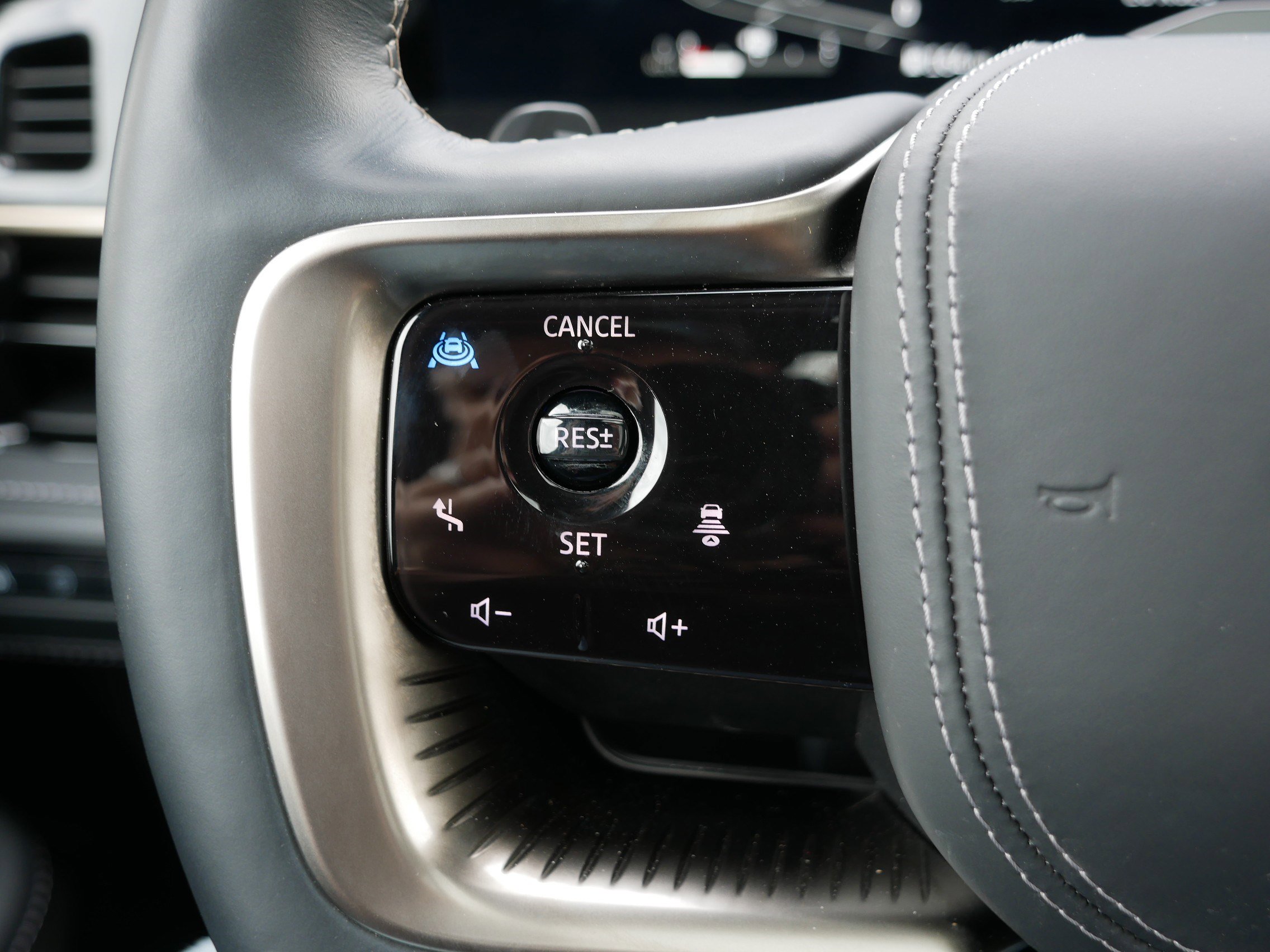 Certified 2025 INFINITI QX80 Autograph image 31