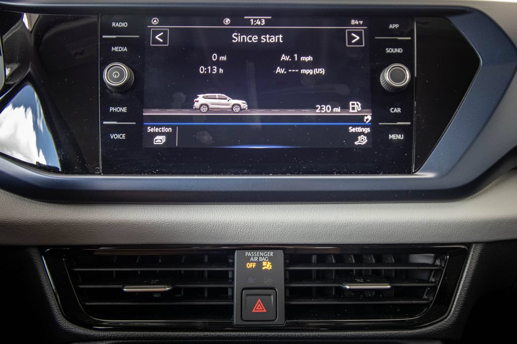 Certified 2023 Volkswagen Taos SE w/ Panoramic Sunroof Package FWD image 42