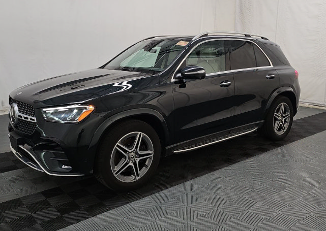 Used 2025 Mercedes-Benz GLE 350 4MATIC w/ AMG Line Exterior image 2