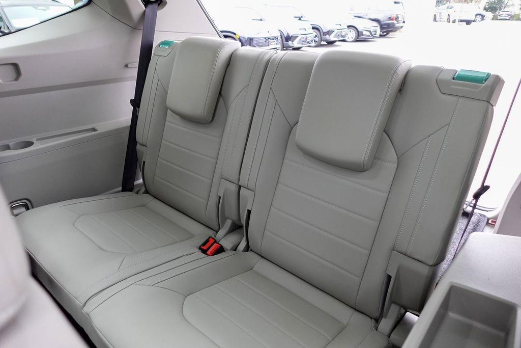 Certified 2025 Volkswagen Atlas SEL image 25