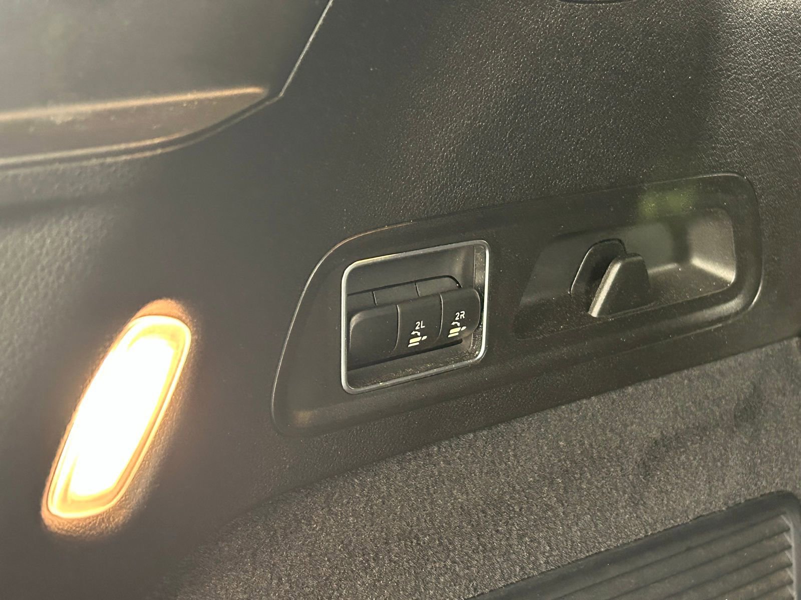 Used 2022 Mercedes-Benz GLS 450 4MATIC w/ AMG Line Exterior image 41