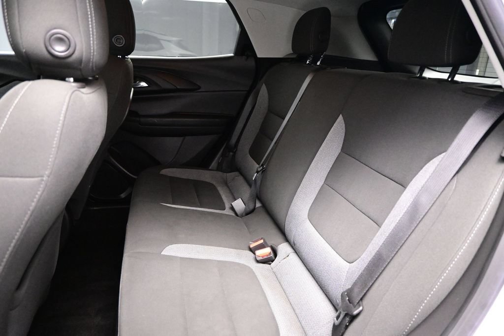 Used 2023 Chevrolet TrailBlazer LT FWD image 23