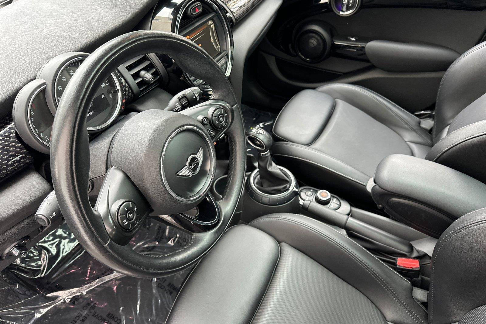 Used 2017 MINI Cooper S image 9