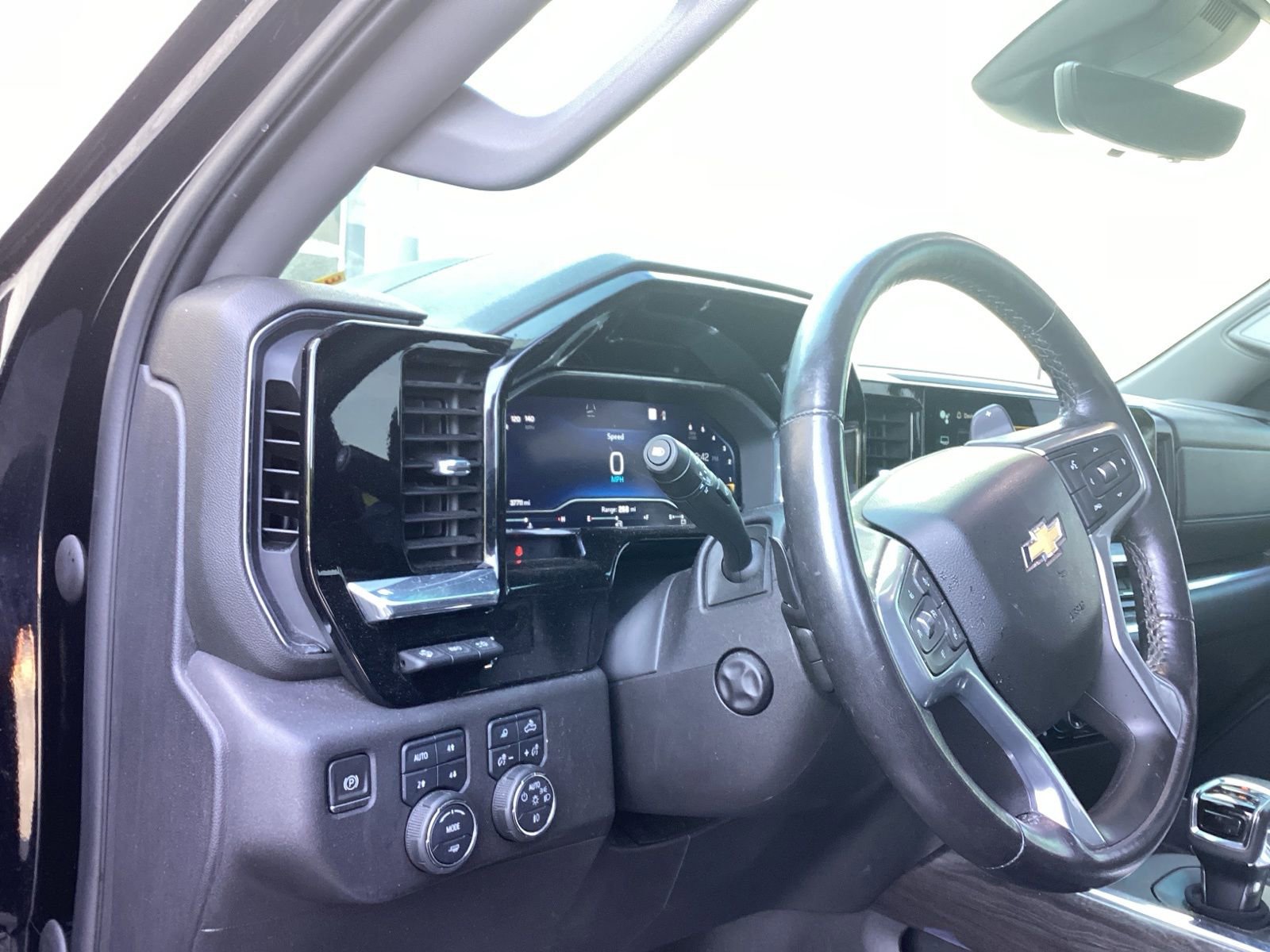 Used 2022 Chevrolet Silverado 1500 LTZ w/ LTZ Premium Package image 10