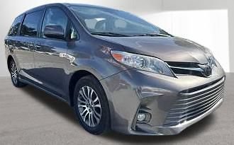 Used 2020 Toyota Sienna XLE FWD image 2