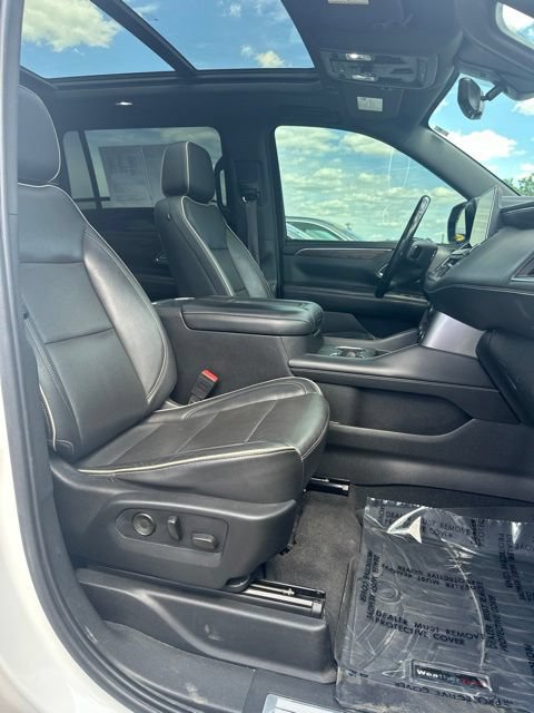 Used 2021 Chevrolet Suburban Premier w/ Premium Package AWD/4WD image 40