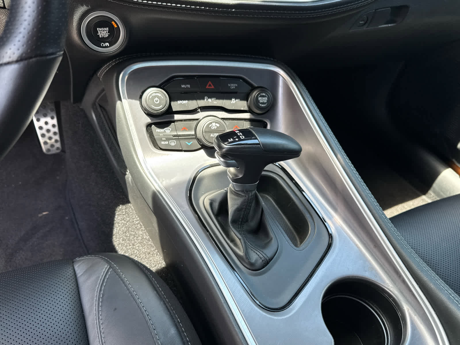 Used 2022 Dodge Challenger SXT w/ Plus Package RWD image 22
