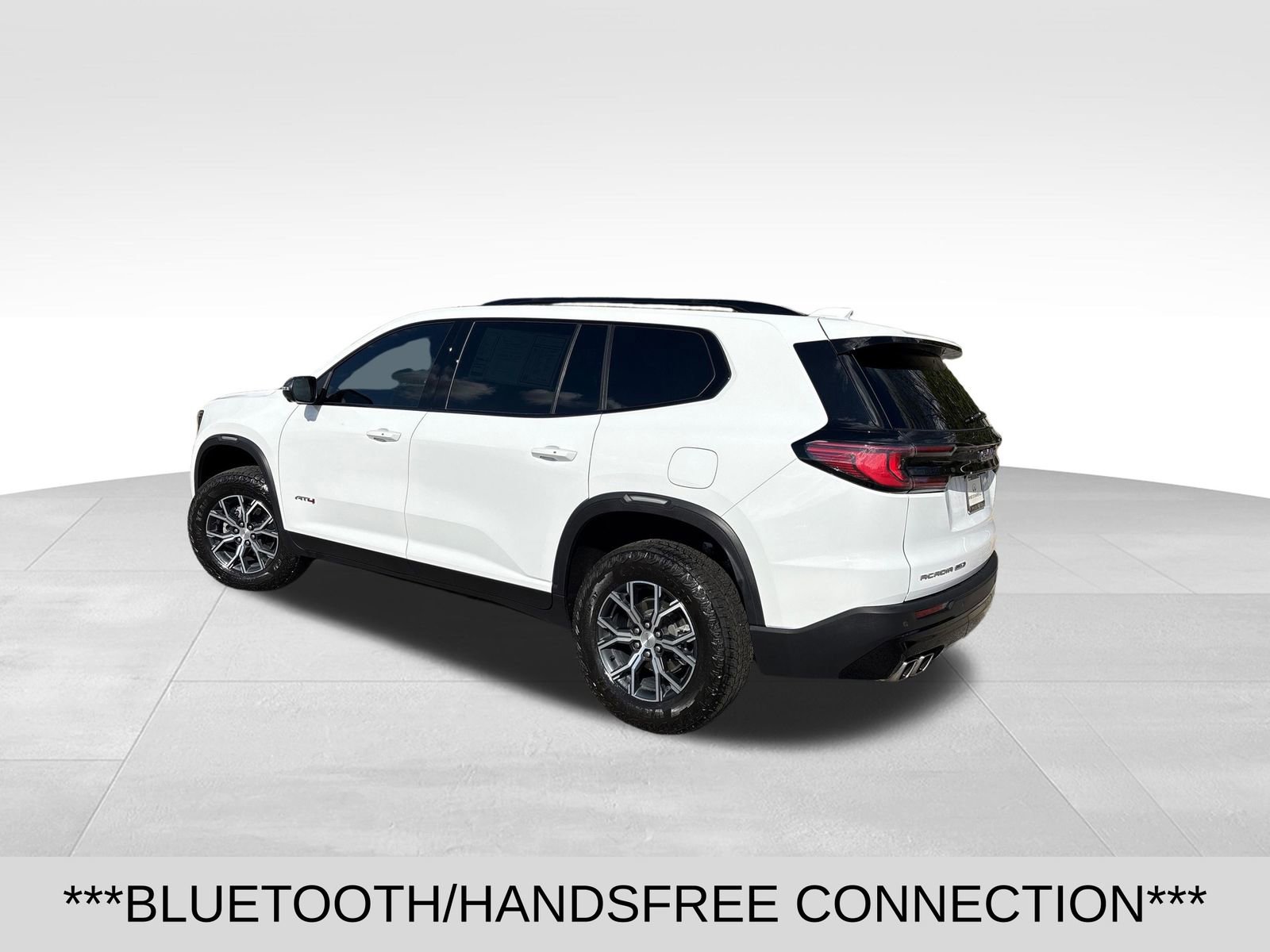 Used 2024 GMC Acadia AT4 w/ Luxury Package AWD/4WD image 3