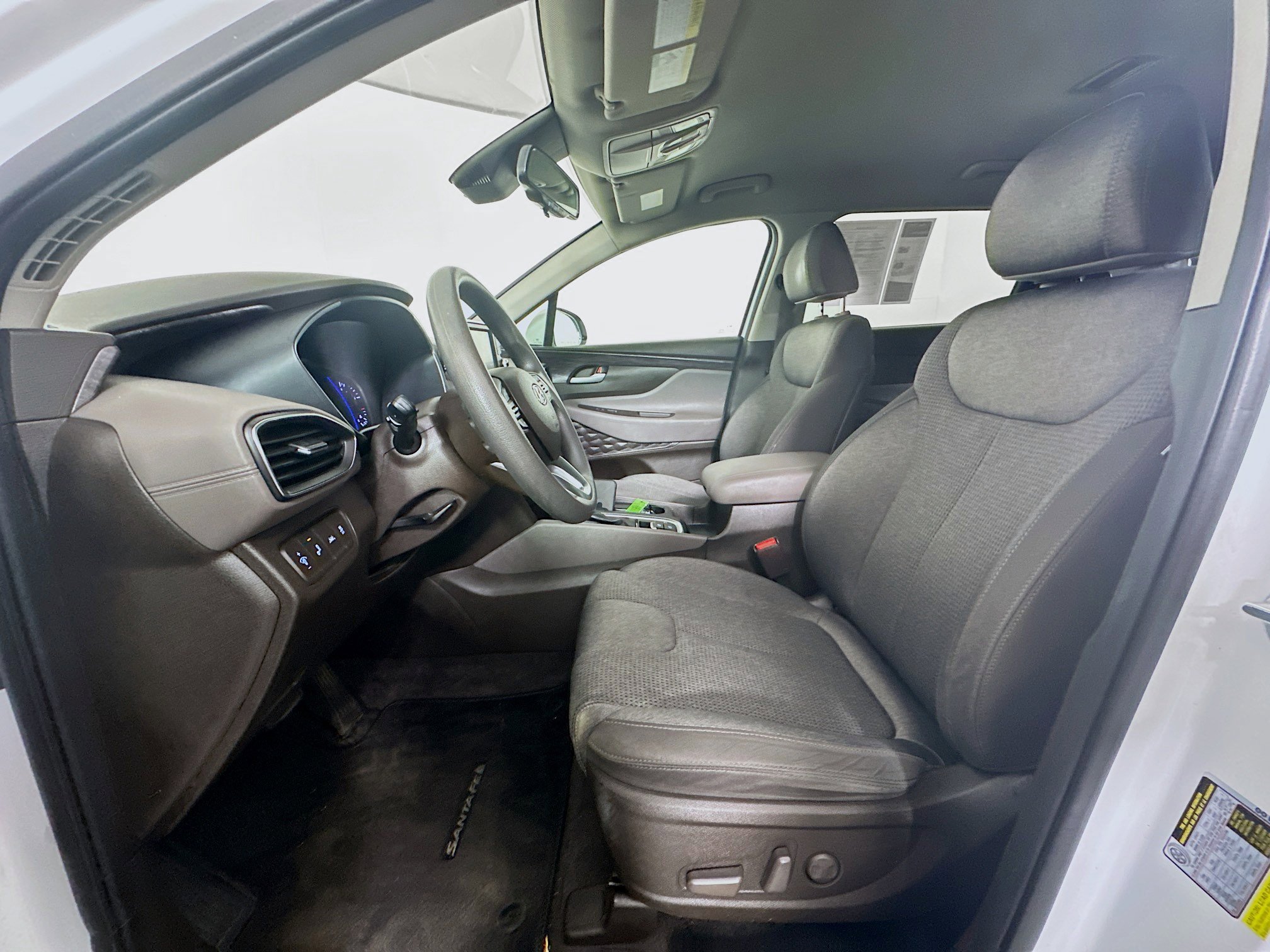 Used 2019 Hyundai Santa Fe SEL image 13
