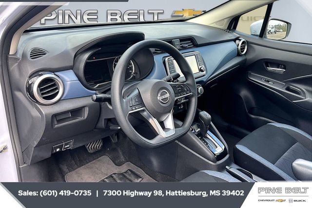 Used 2025 Nissan Versa SV image 12