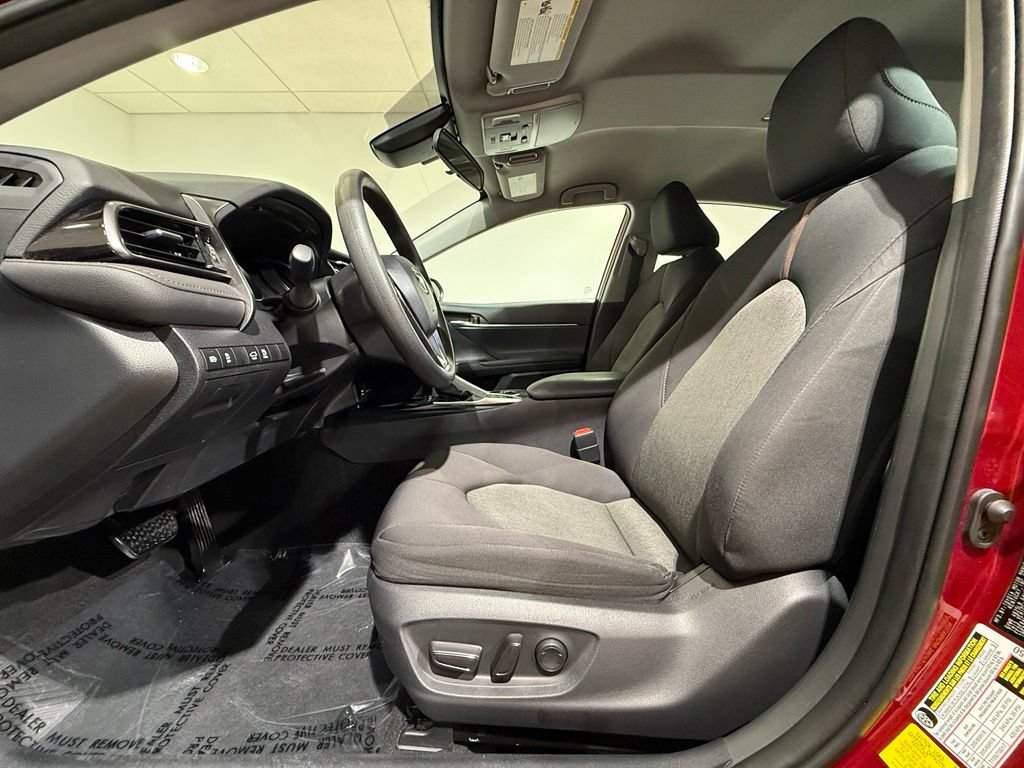 Used 2019 Toyota Camry LE FWD image 12
