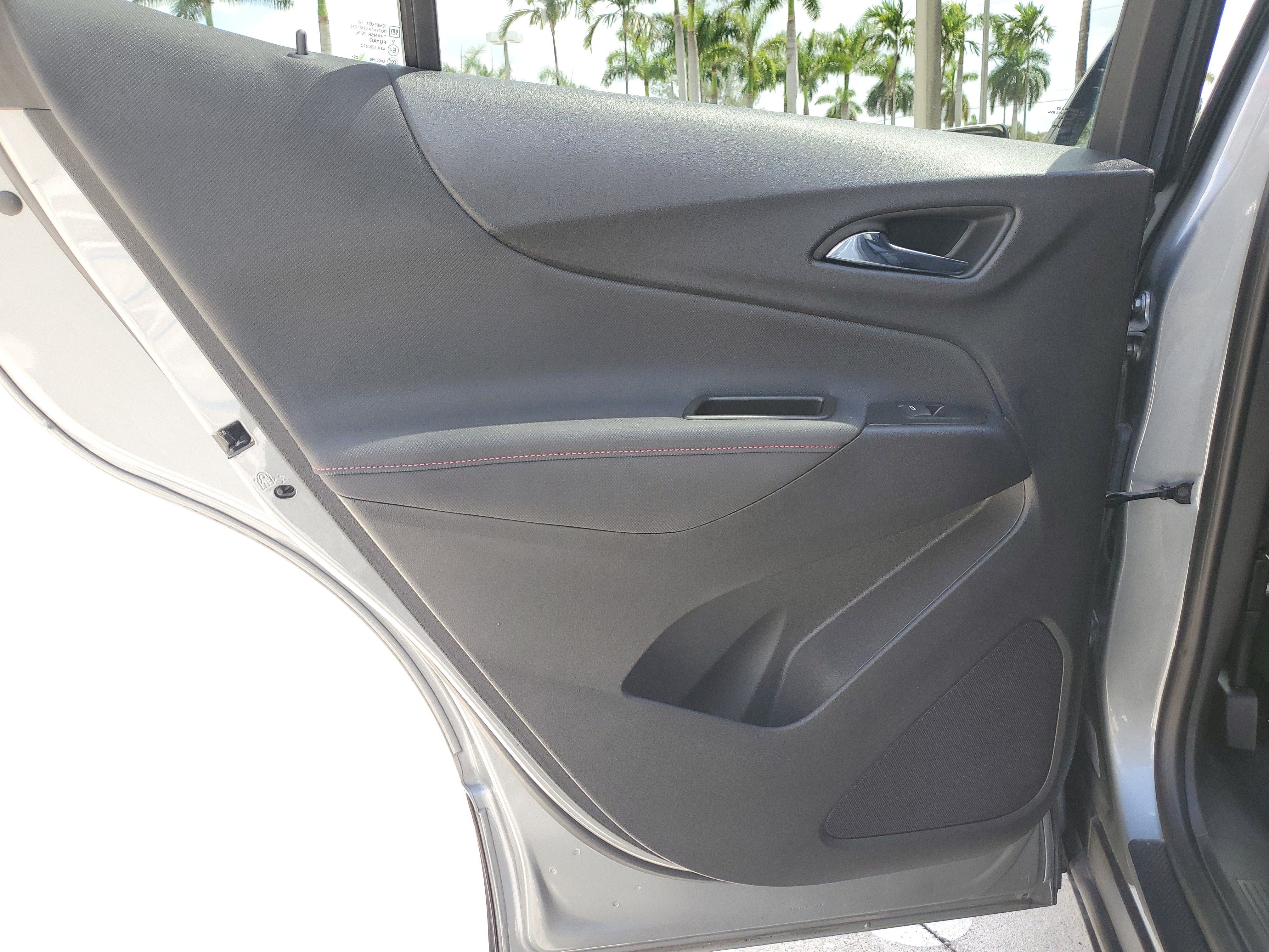 Used 2024 Chevrolet Equinox RS w/ RS Leather Package FWD image 17
