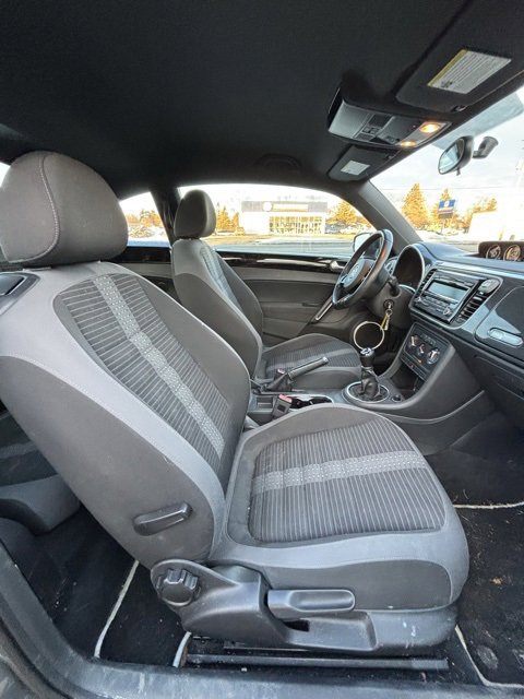 Used 2012 Volkswagen Beetle 2.0T image 12