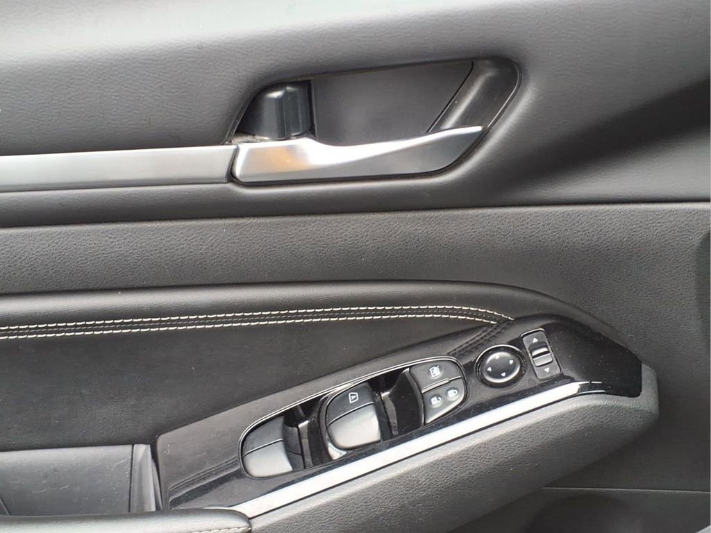 Used 2023 Nissan Altima 2.5 SL FWD image 22