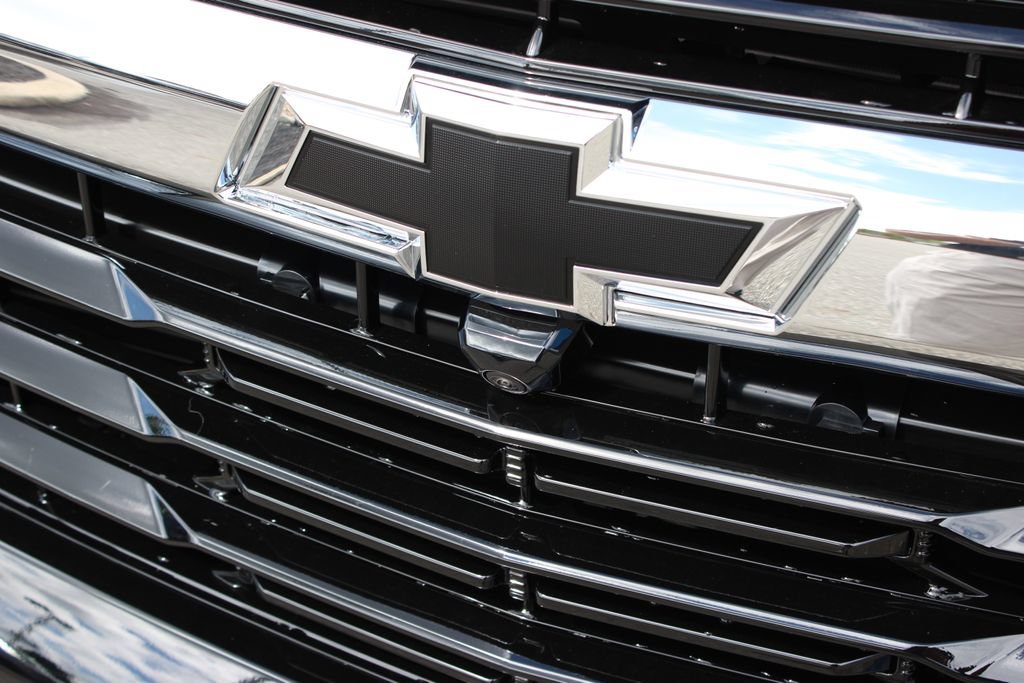 New 2026 Chevrolet Tahoe LS w/ LPO, Dark Essentials Package AWD/4WD image 8