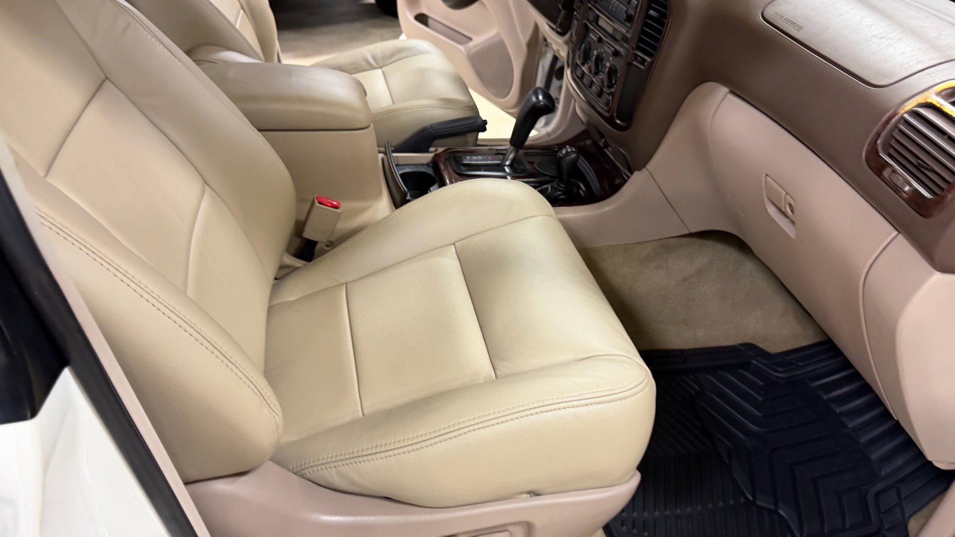 Used 1999 Toyota Land Cruiser AWD/4WD image 32