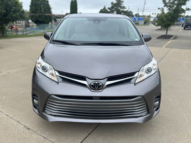 Used 2019 Toyota Sienna XLE image 9