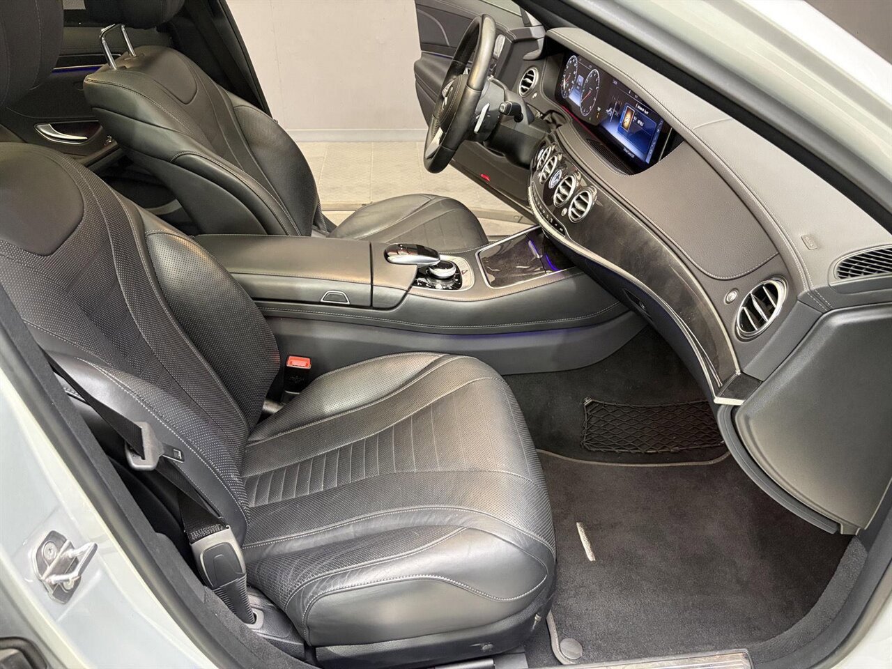 Used 2020 Mercedes-Benz S 560 Sedan image 29