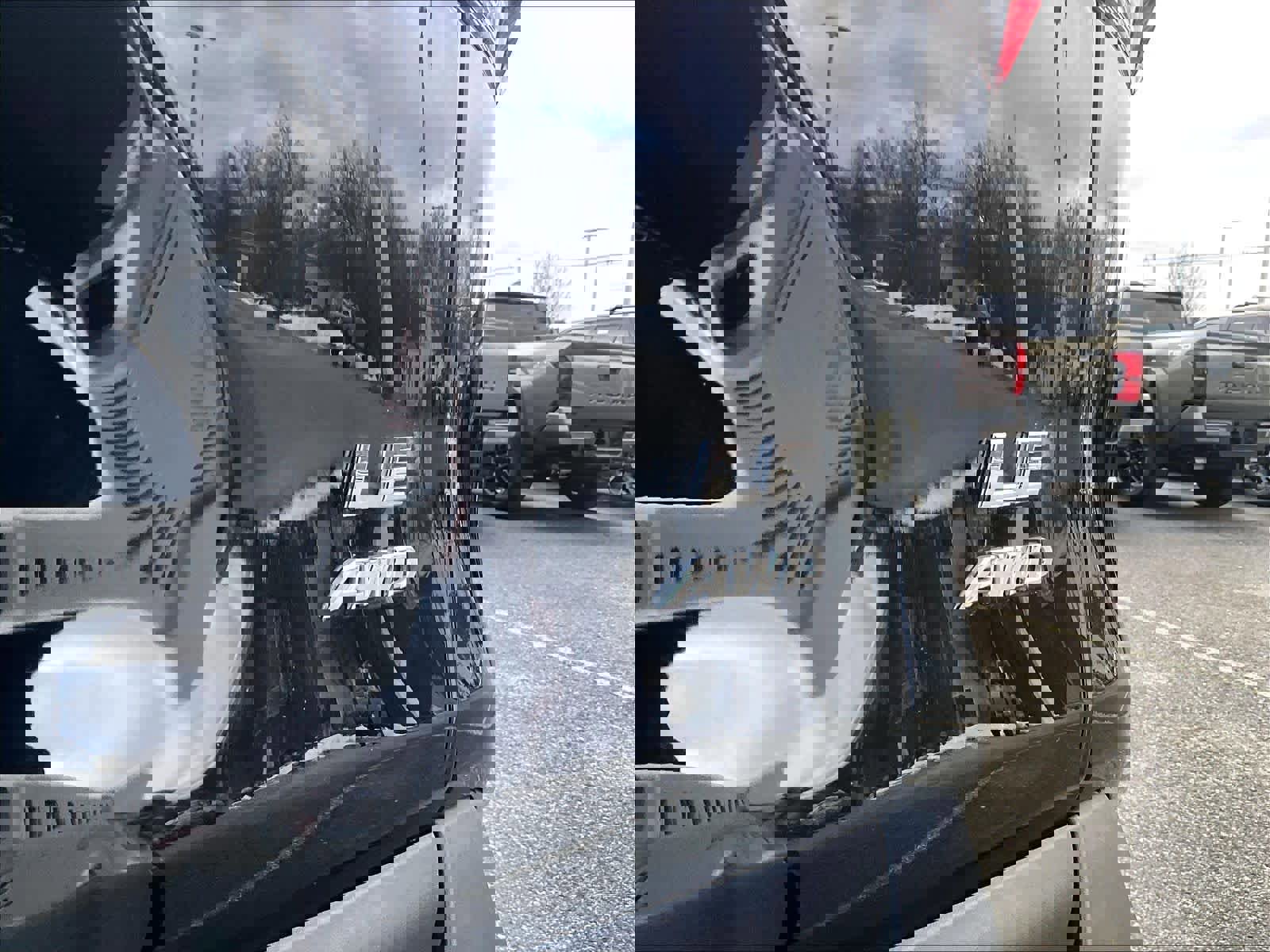 Used 2022 Toyota RAV4 LE image 29