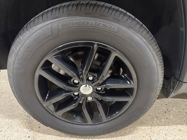 Used 2017 Jeep Grand Cherokee Laredo w/ Quick Order Package 23E image 17