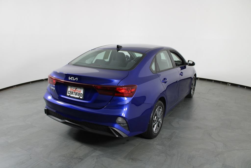 Used 2023 Kia Forte LXS w/ LXS Technology Package FWD image 4