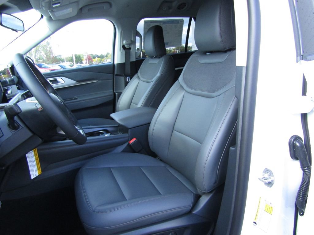 New 2026 Ford Explorer Active image 11