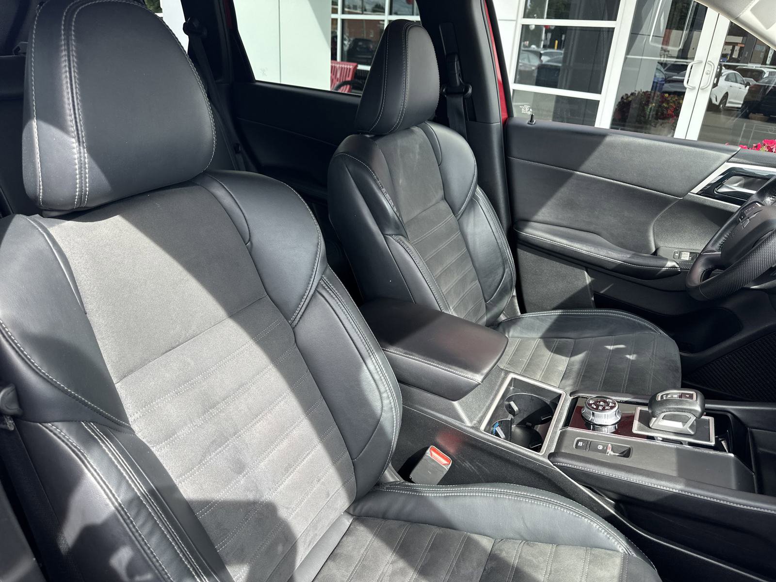 Used 2022 Mitsubishi Outlander SEL Black Edition image 37