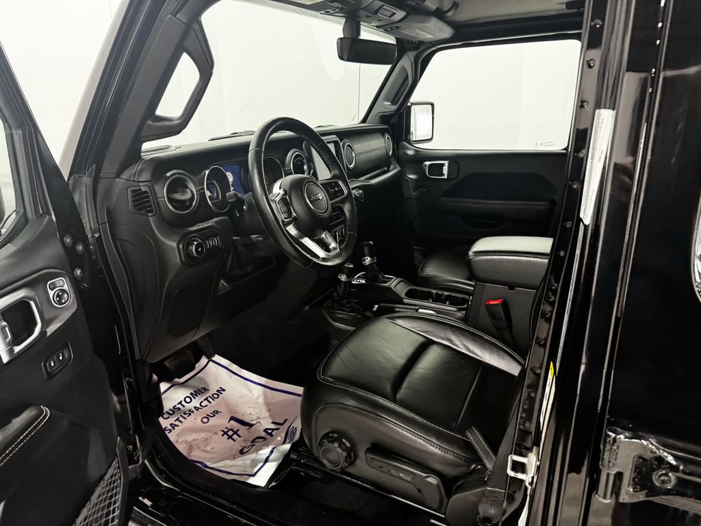 Used 2018 Jeep Wrangler Unlimited Sahara w/ Uconnect 4C Nav & Sound Group image 12