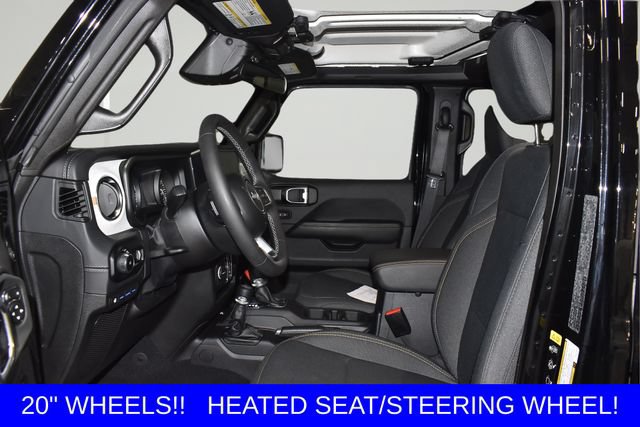 Used 2025 Jeep Wrangler Unlimited Sahara AWD/4WD image 26