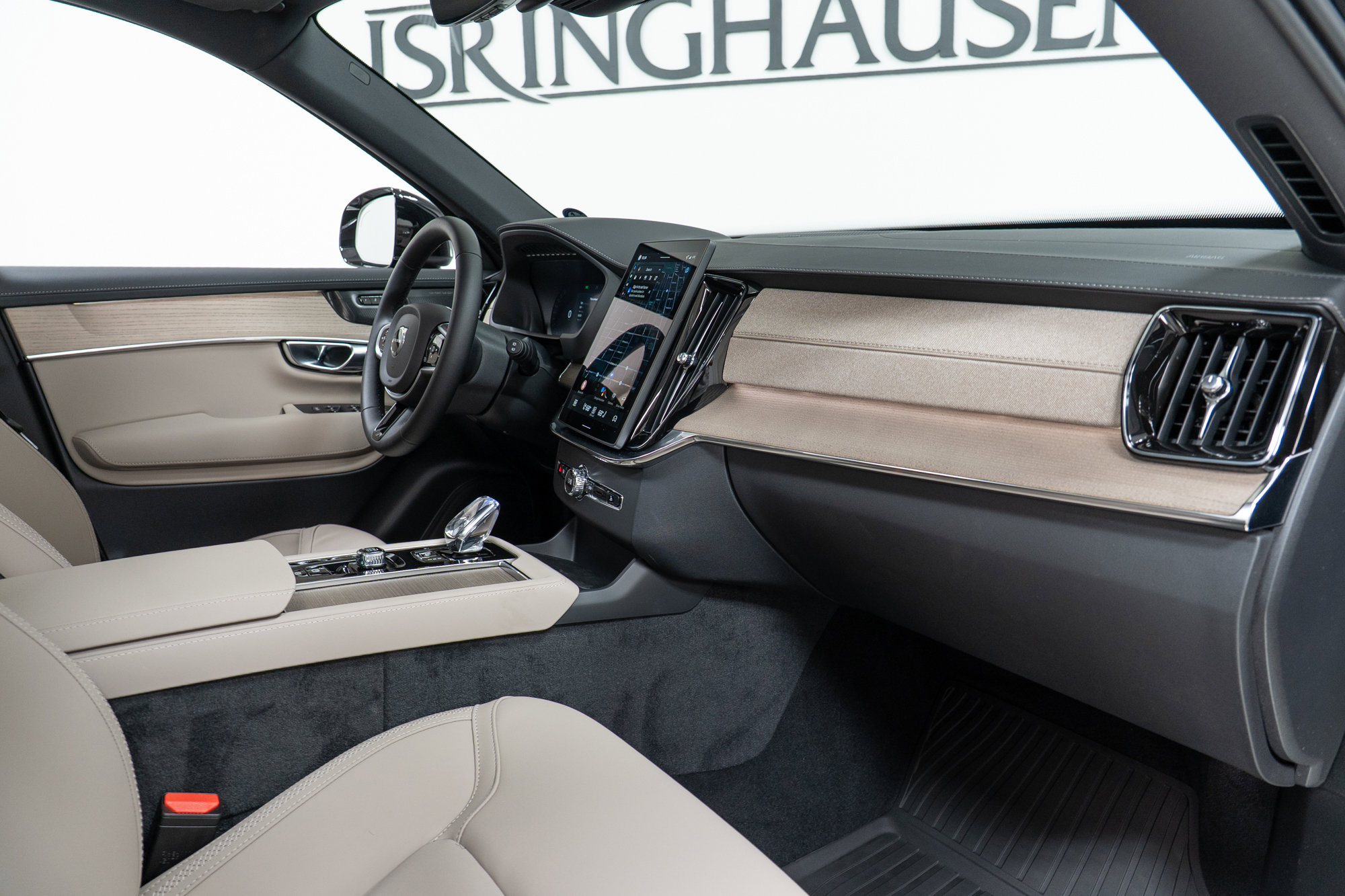 New 2026 Volvo XC90 T8 Plus w/ Protection Package Premier image 21